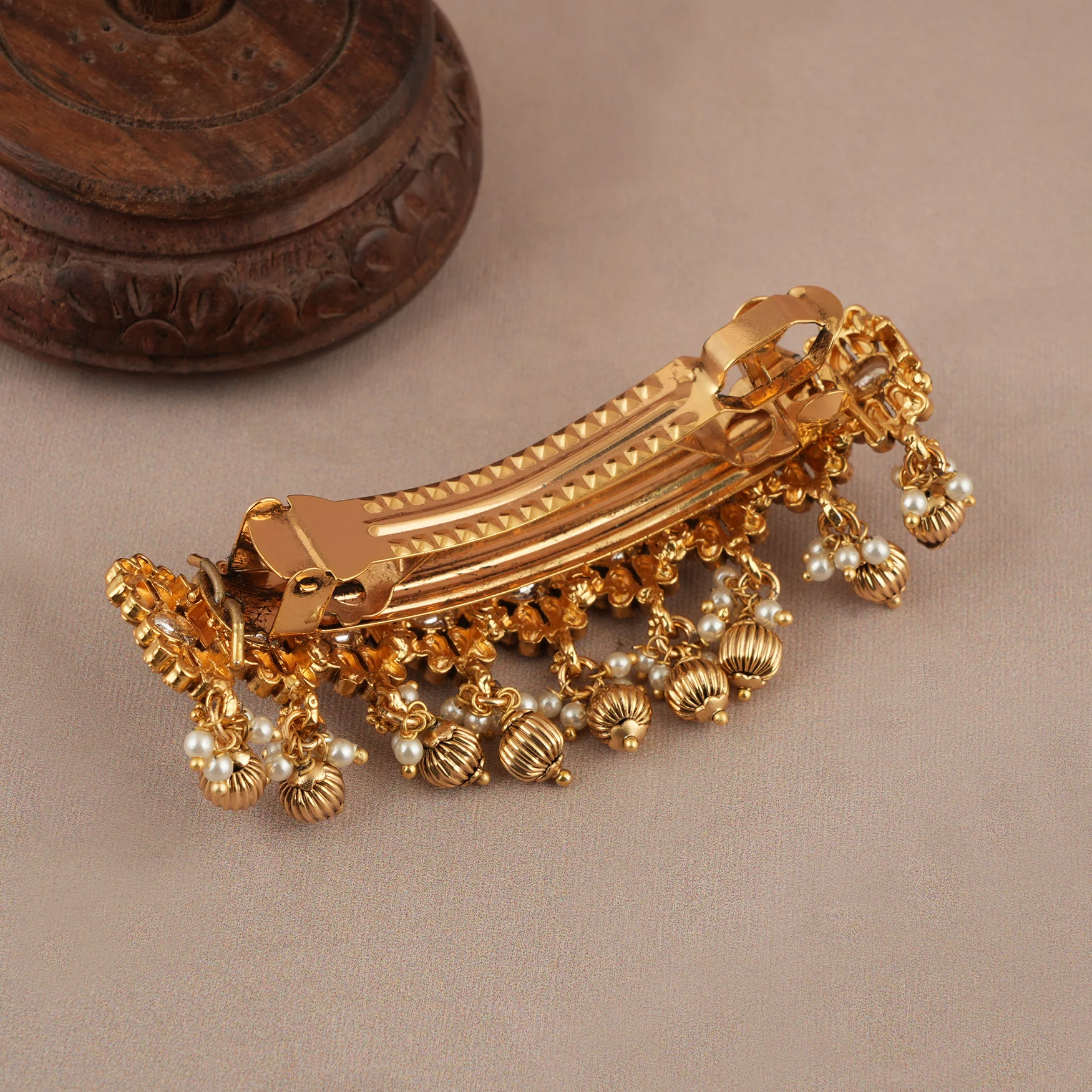 Amazing antique gold kundan buckle hair clip - Image 4