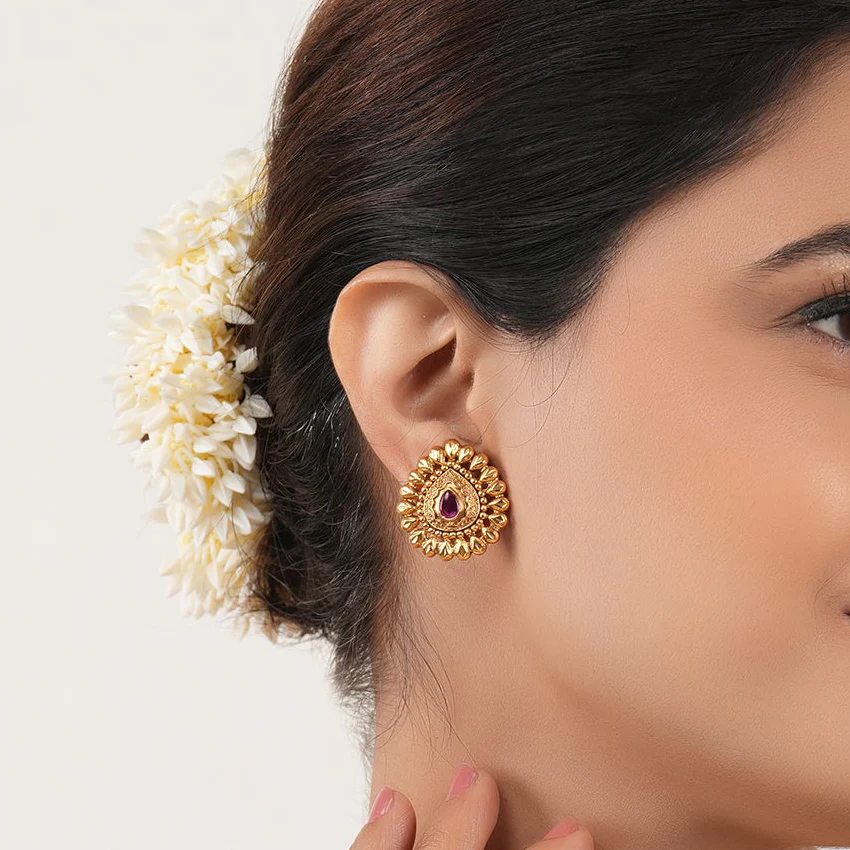 Amazing antique gold plated ruby stone stud earring - Image 2
