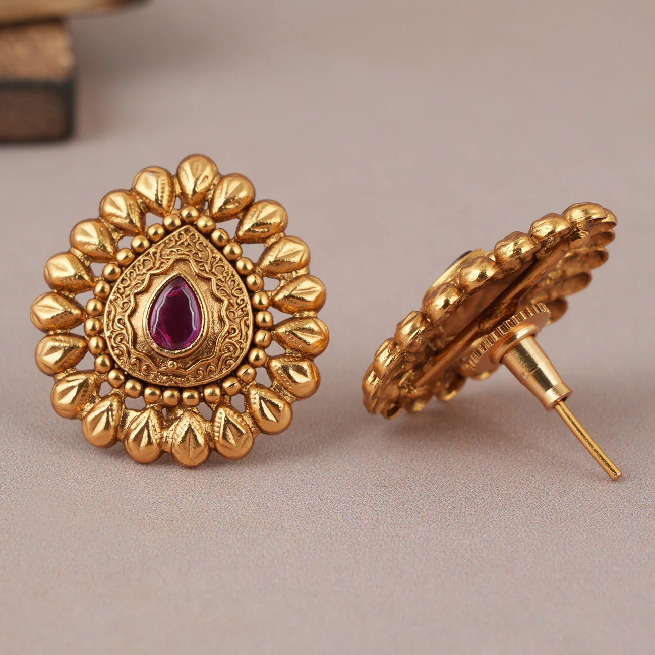 Amazing antique gold plated ruby stone stud earring - Image 3