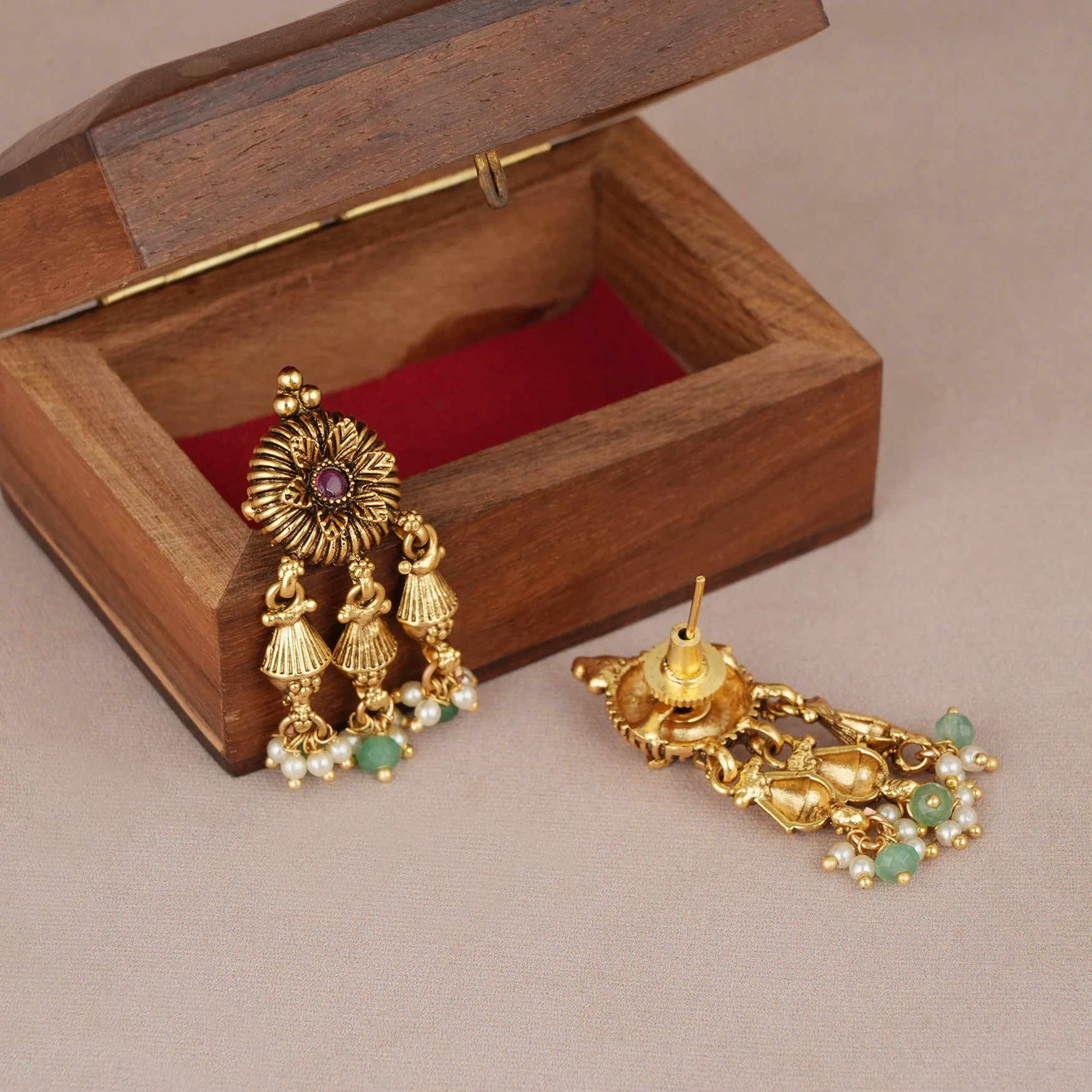 Beautiful antique gold ruby necklace set for women with earring - Image 5