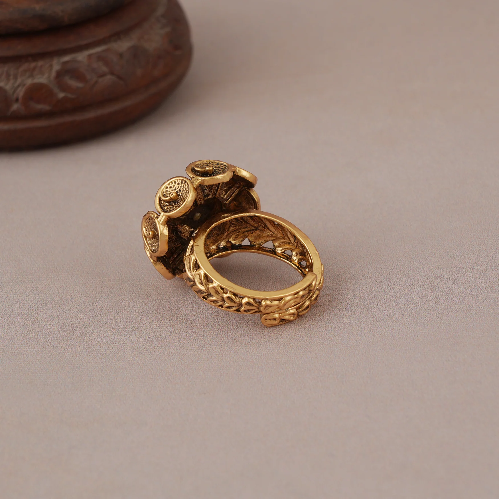 Beautiful antique gold ruby stone finger ring - Image 5