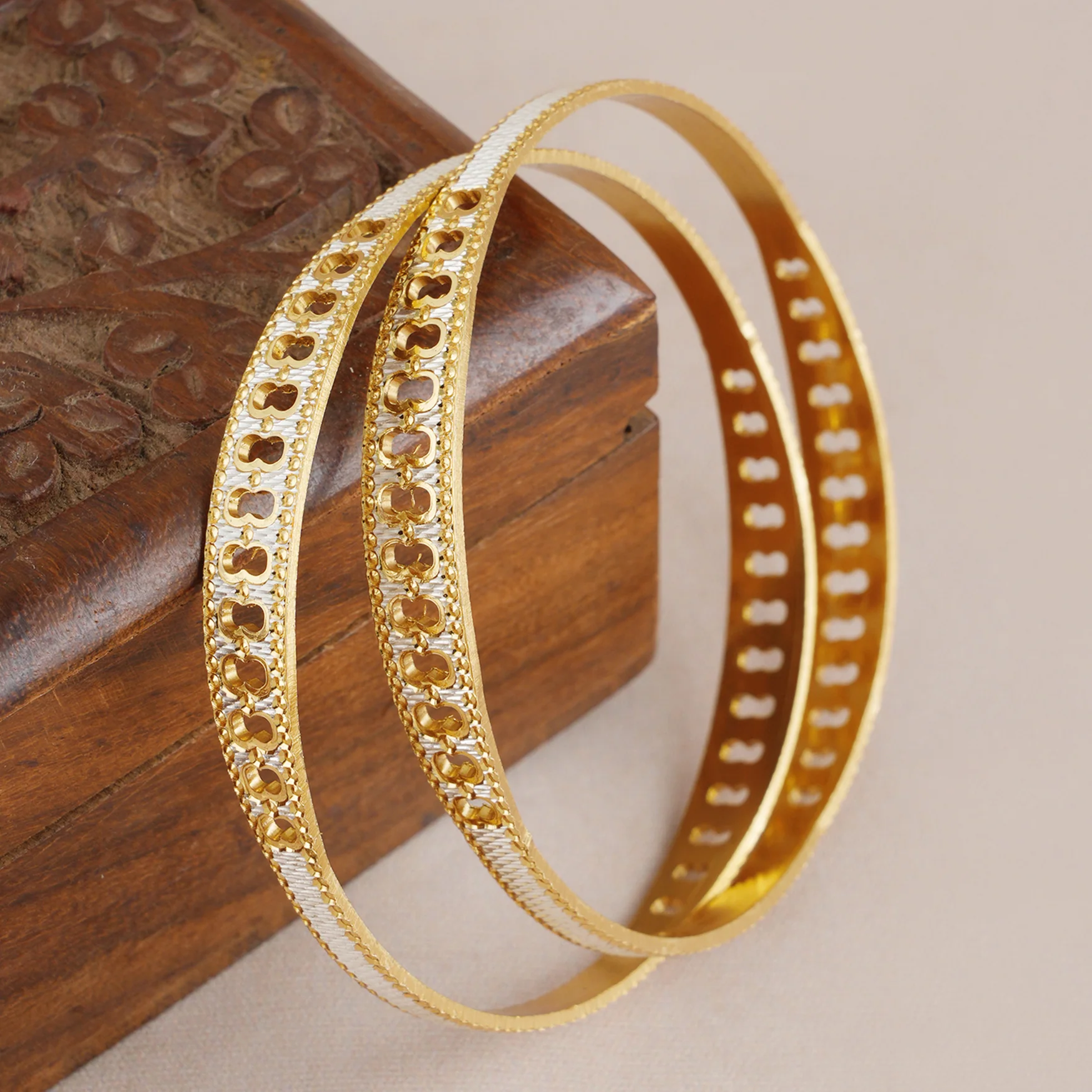 Beautiful gold plated dual tone bangle set - Image 5