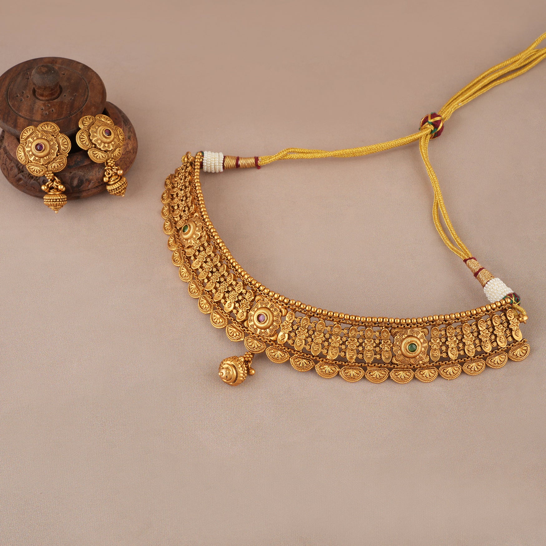 Beautiful stone antique gold choker necklace set with earring - Image 3