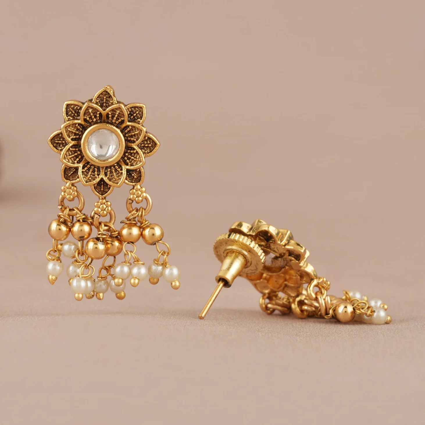 Cute elegant antique gold kundan earring - Image 3