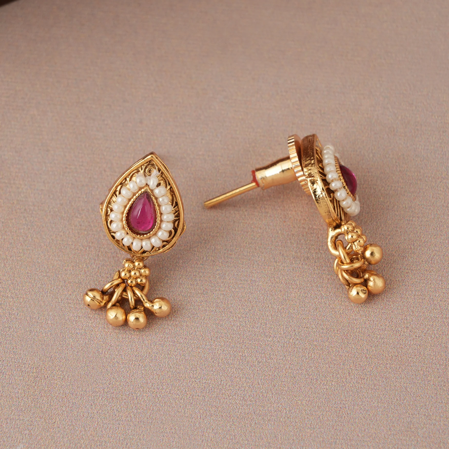 Cute sleek antique gold pear shape mangalsutra set - Image 5