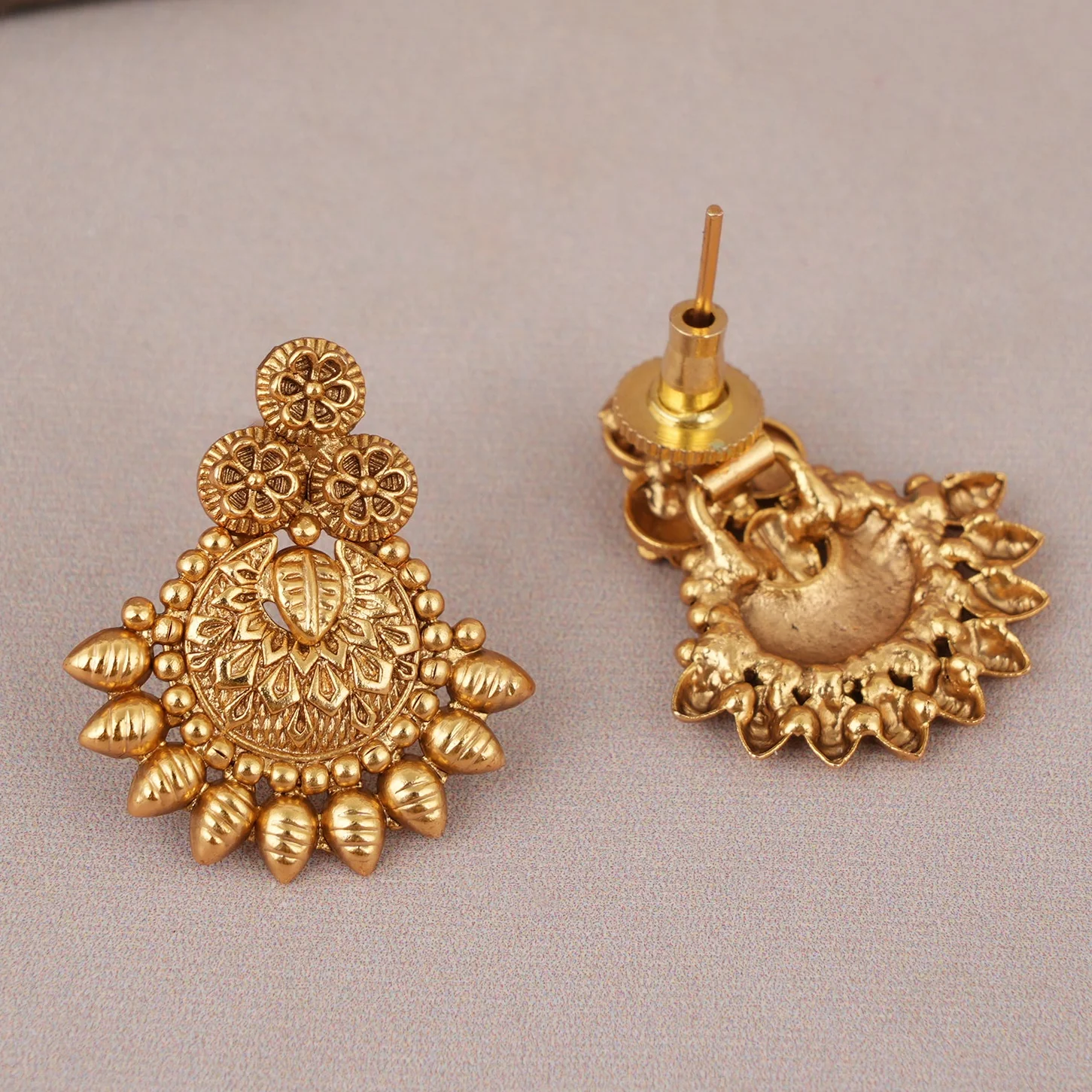 Cute antique gold plated plain stud - Image 3
