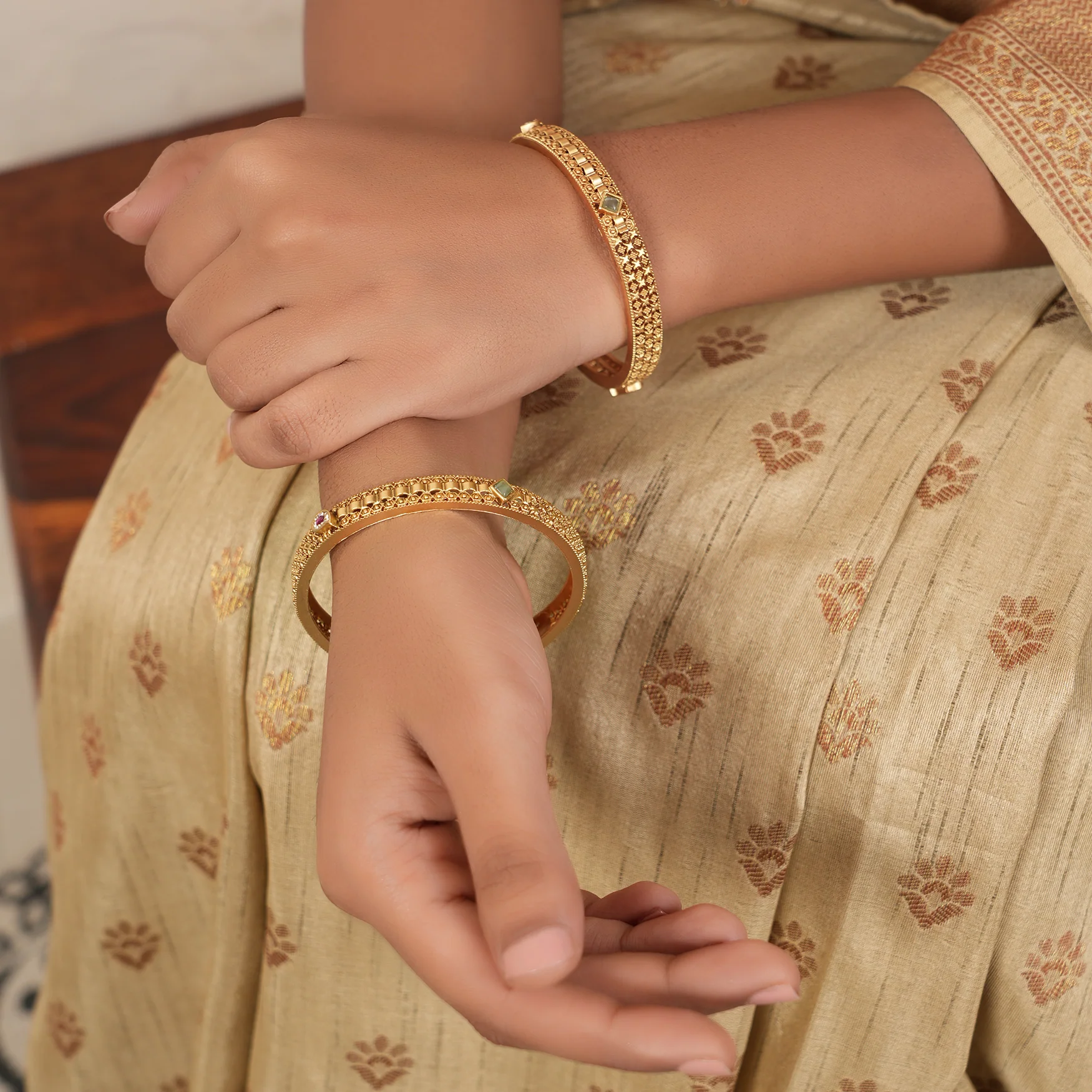 Cute antique gold mint stone bangle set - Image 2