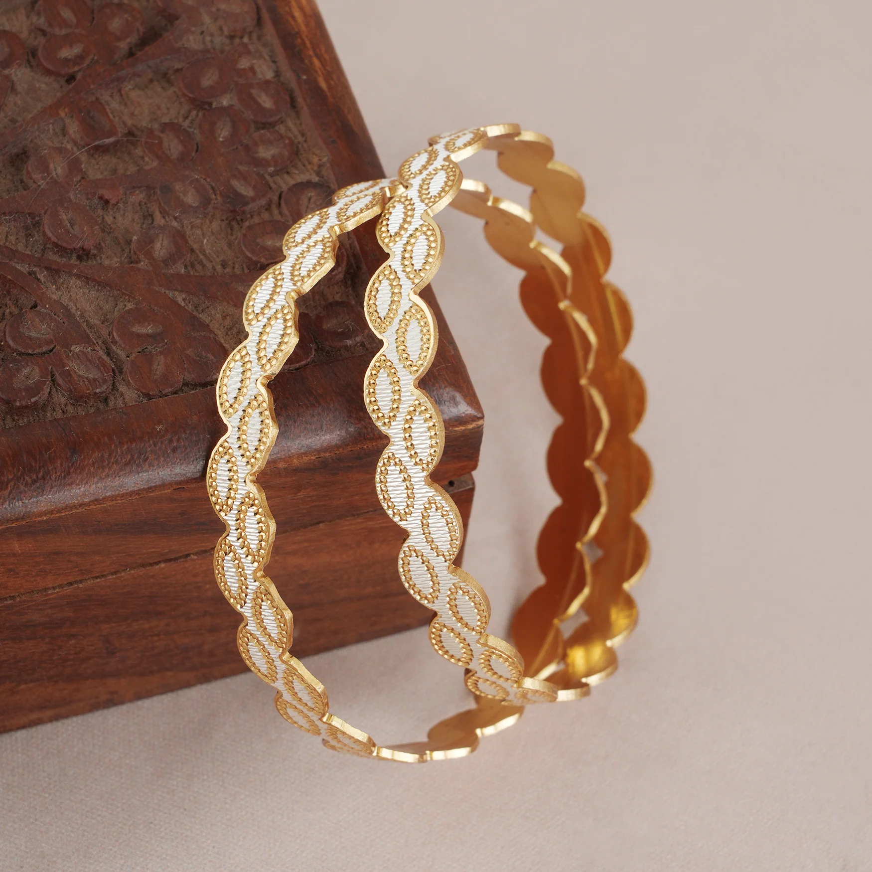 Gold plated pear shape dual tone bangle set - Image 5