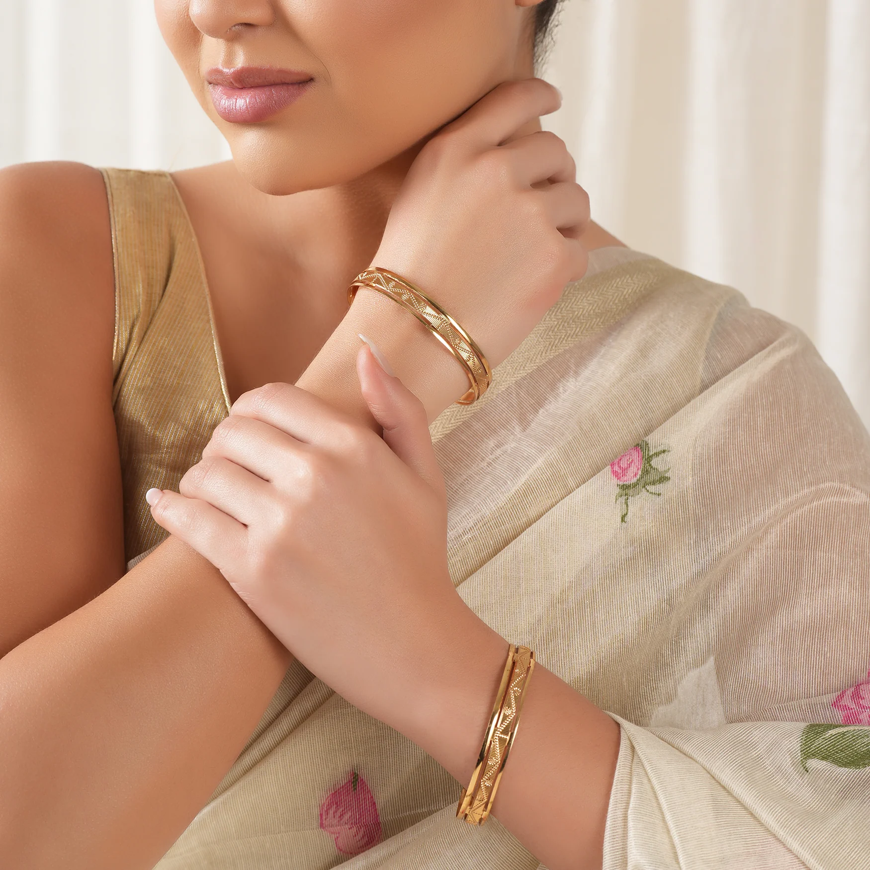 Gold plated plain carved bangle set - Image 3