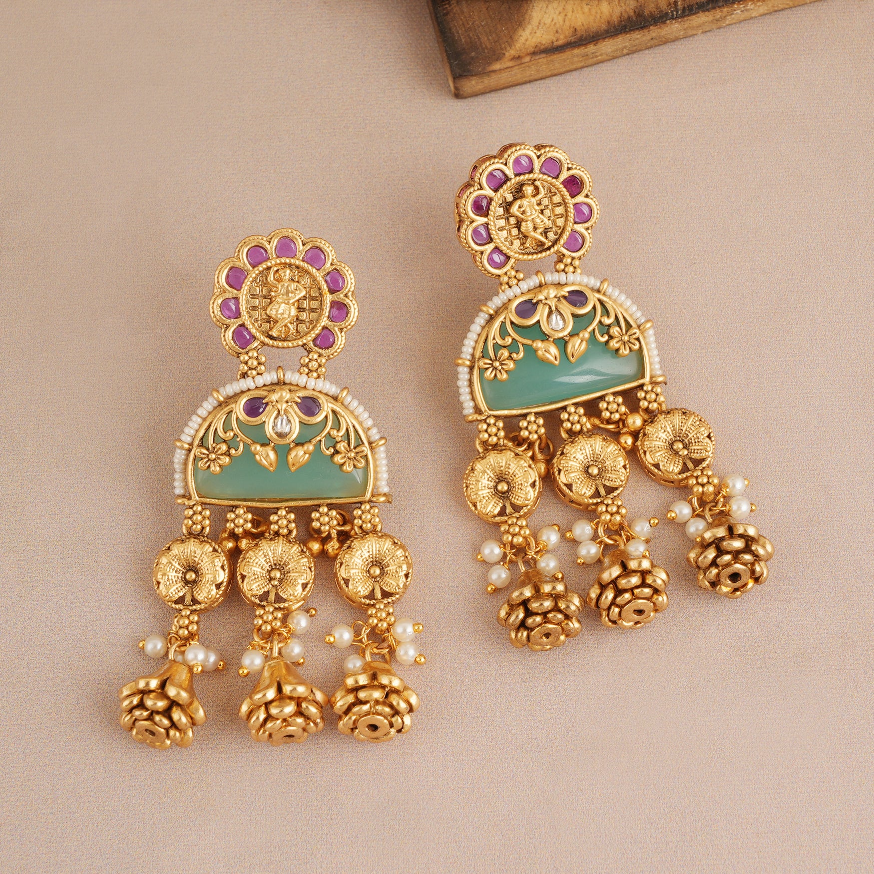 Gorgeous antique gold plated rajwadi necklace set - Image 4