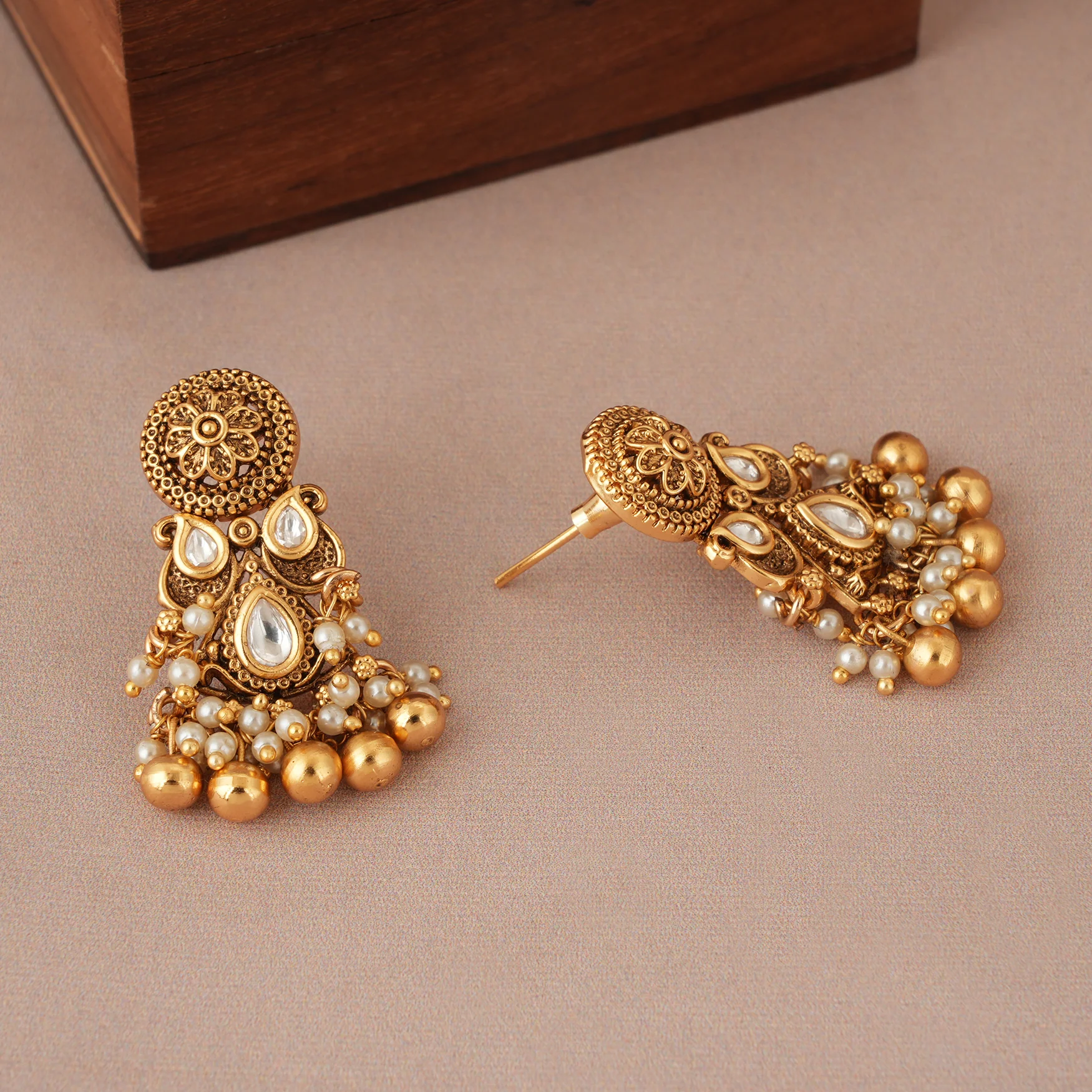 Long antique gold kundan traditional mangalsutra set - Image 5