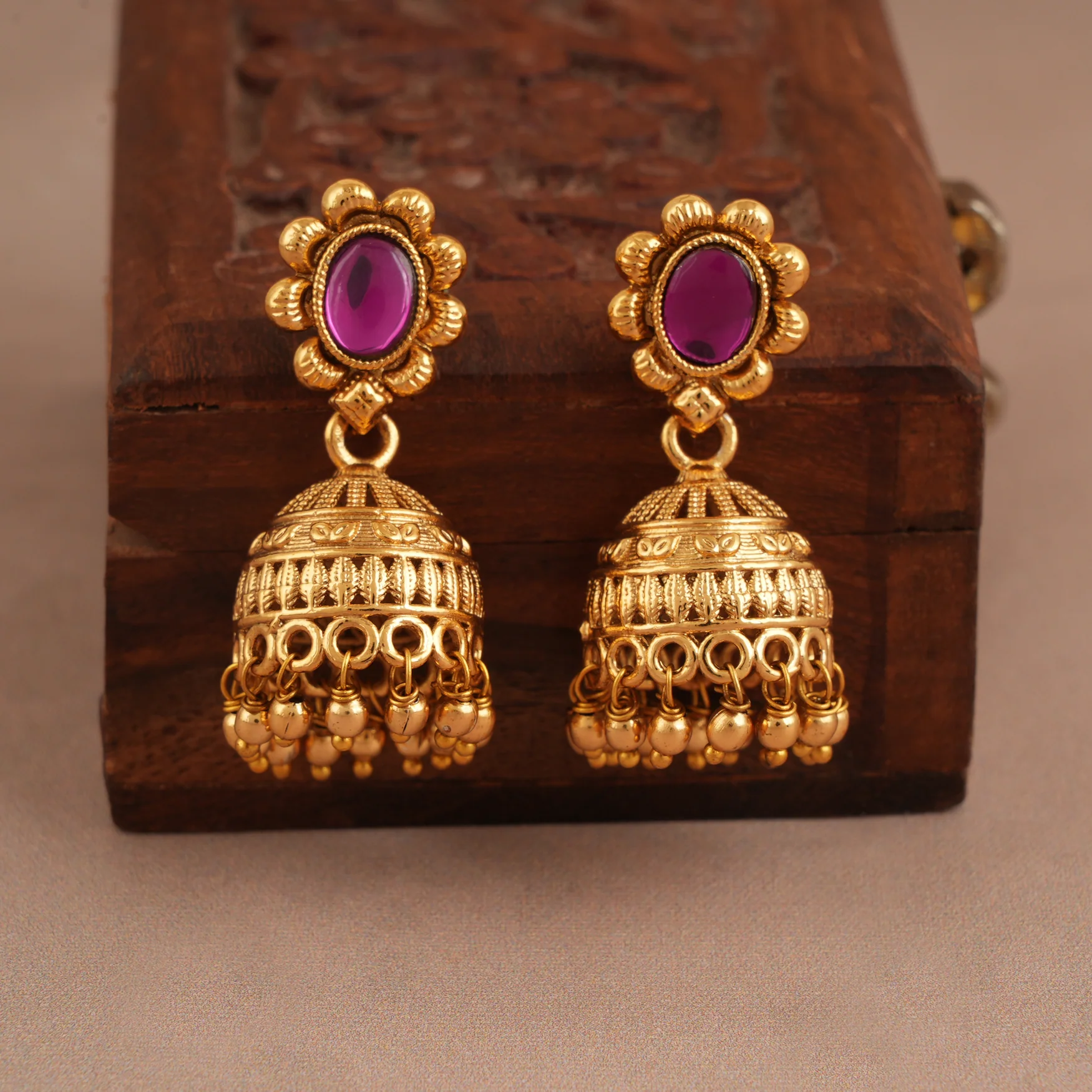 Long antique gold rajwadi stone mangalsutra set - Image 5