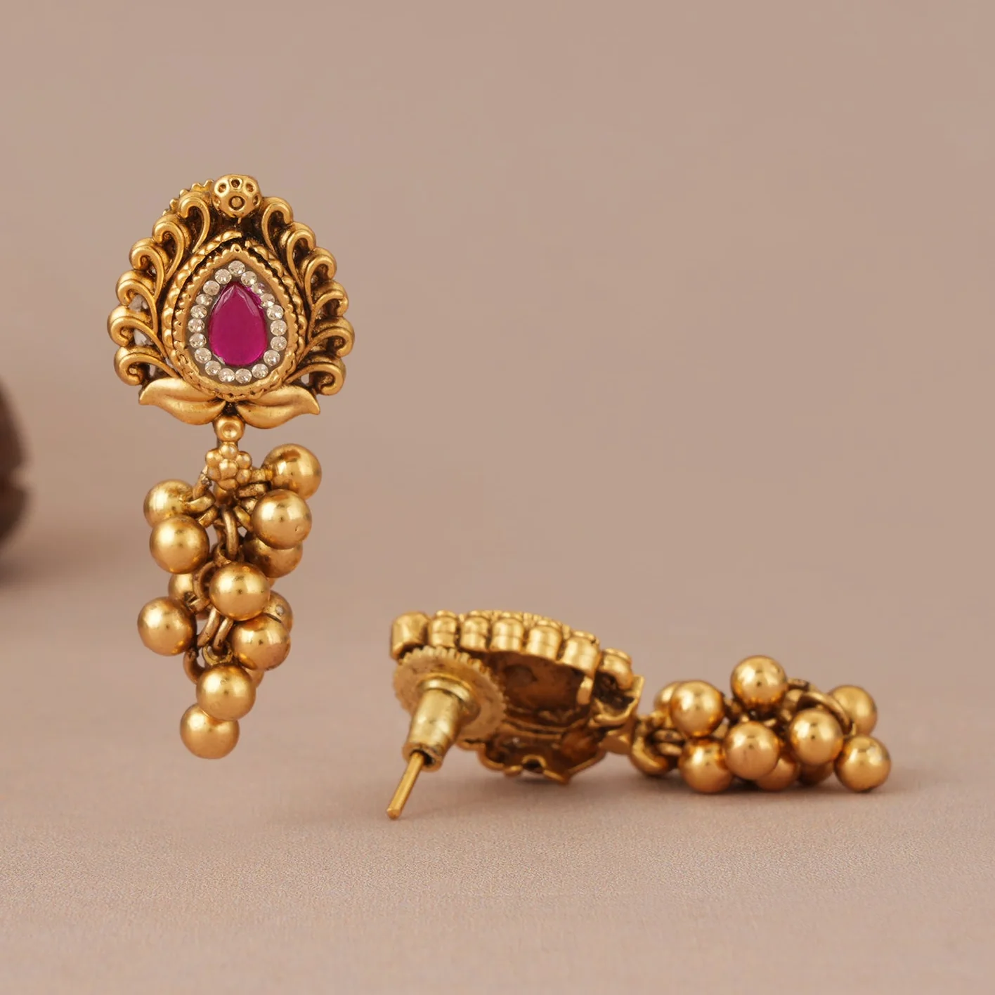 long Stunning stone antique gold ruby earring - Image 3