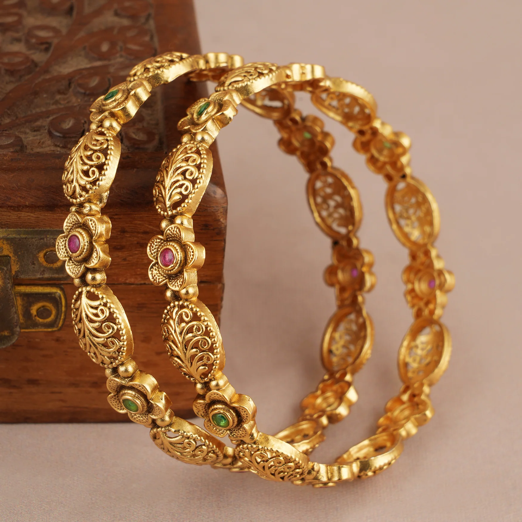 Multicolor stone gold bangle set - Image 5