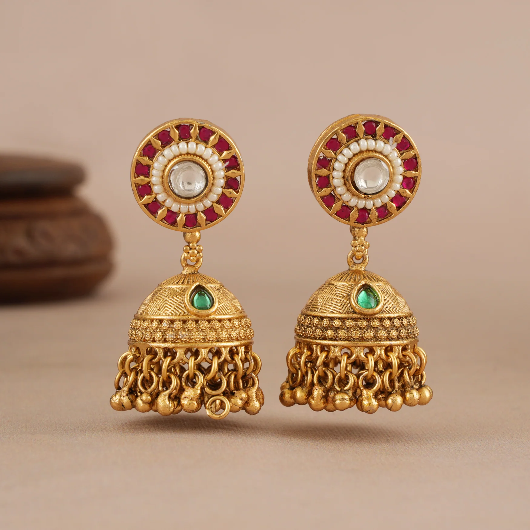 Stunning antique gold multicolor stone rajwadi necklace set - Image 4
