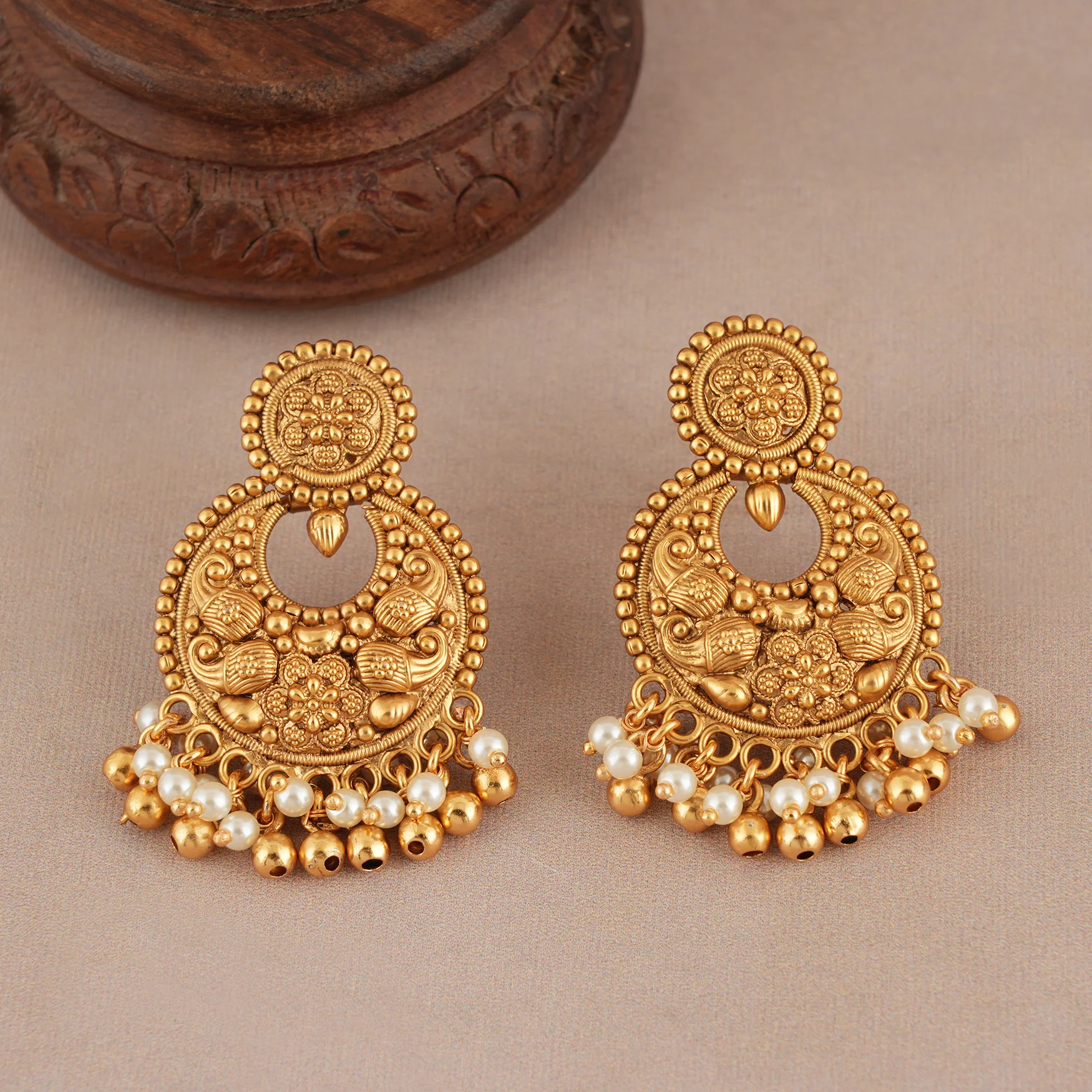 Stunning antique gold pearl drop choker necklace set - Image 4