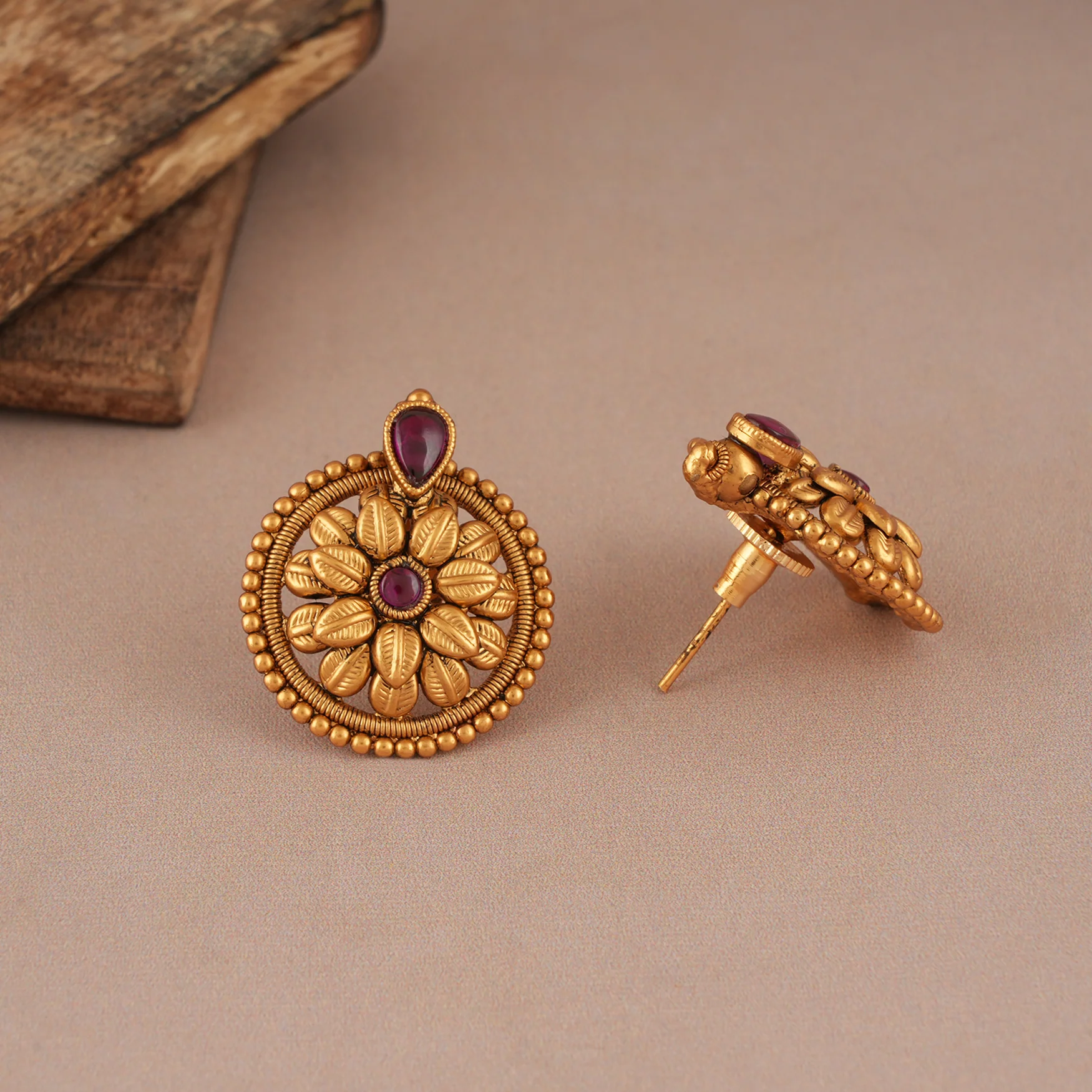 Stunning antqiue gold floral ruby long mangalsutra set - Image 4