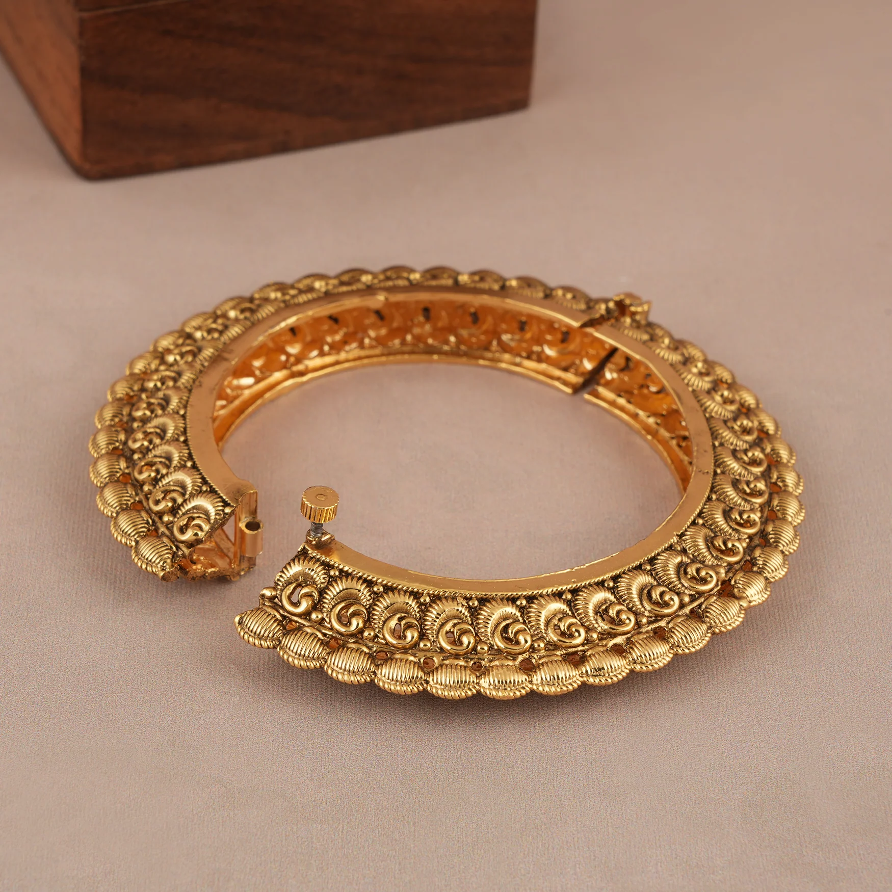Stunning broad antique gold pacheli bangle kada - Image 2