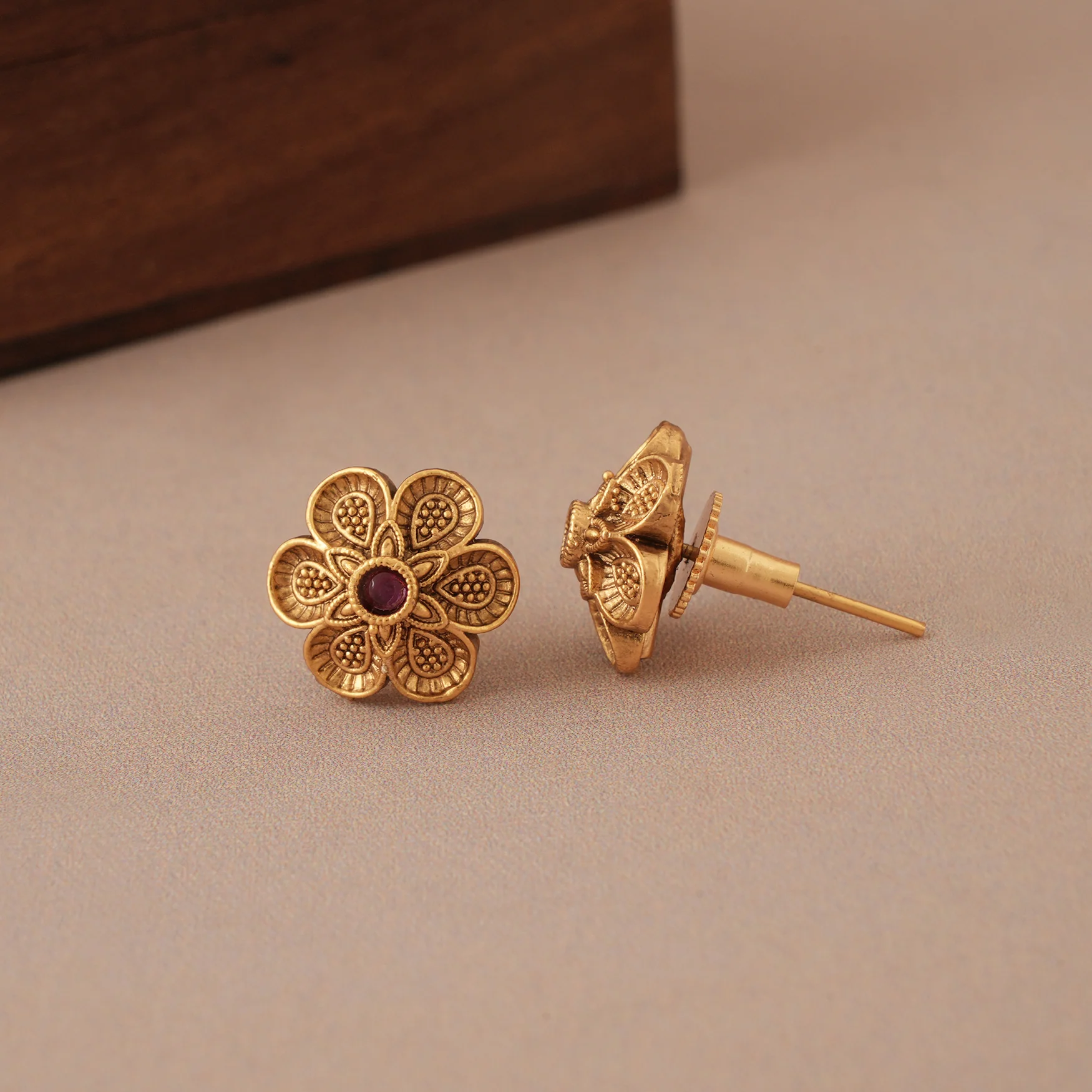 Stunning elegant floral antique gold pendant set - Image 5