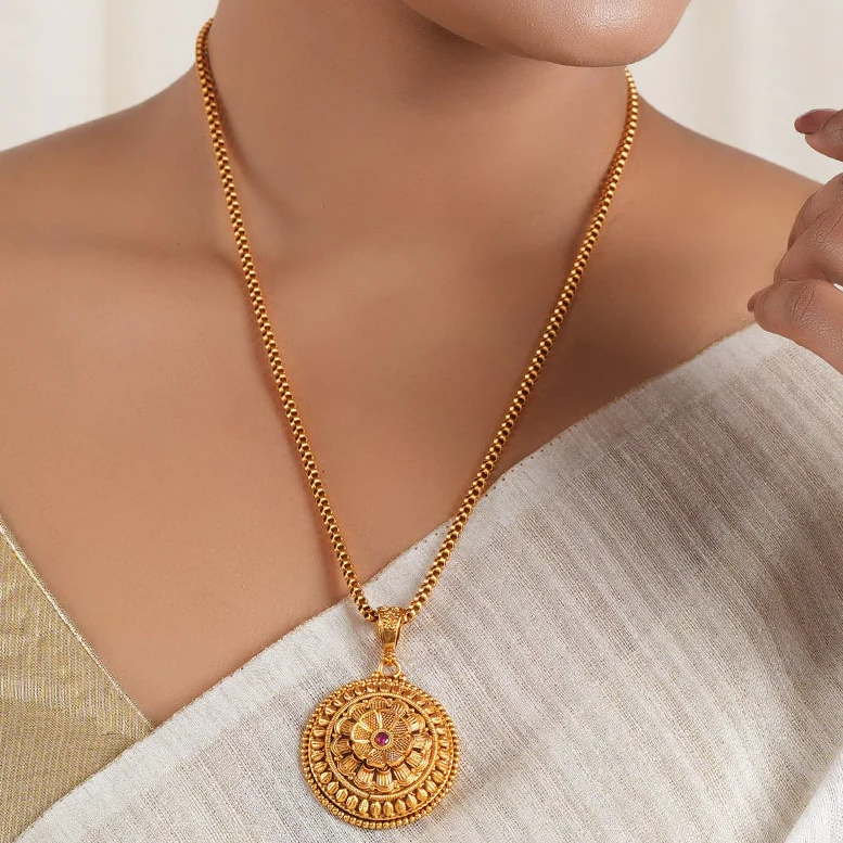 Stunning floral antqiue gold pendant  with studs - Image 2