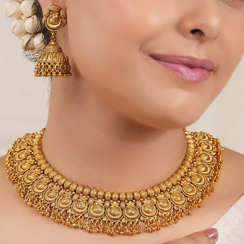 Stunning intricate antique gold plain necklace set with jhumka earring - Image 2