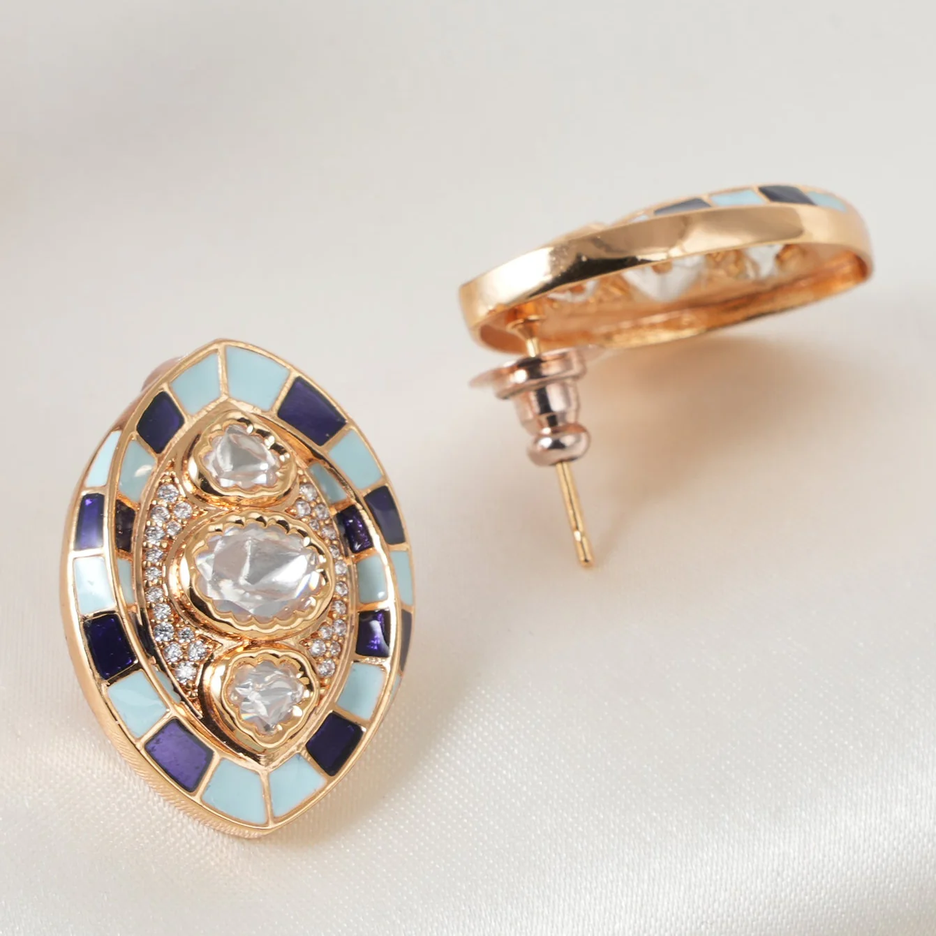 Stunning kundan enamel studs - Image 10