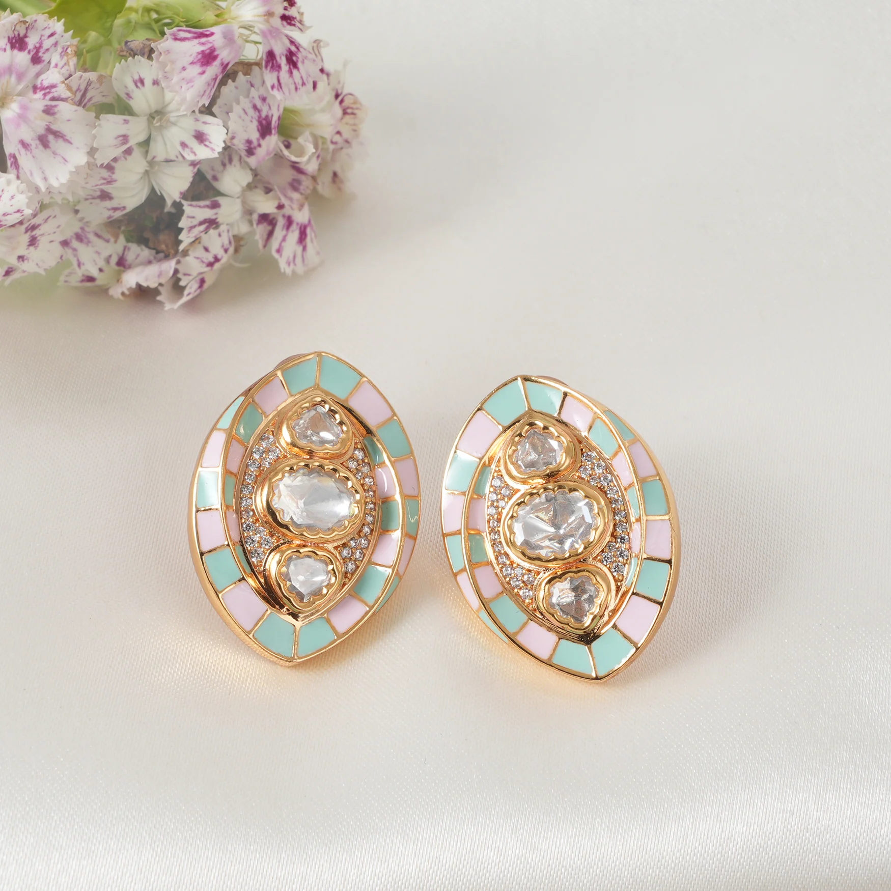 Stunning kundan enamel studs - Image 6