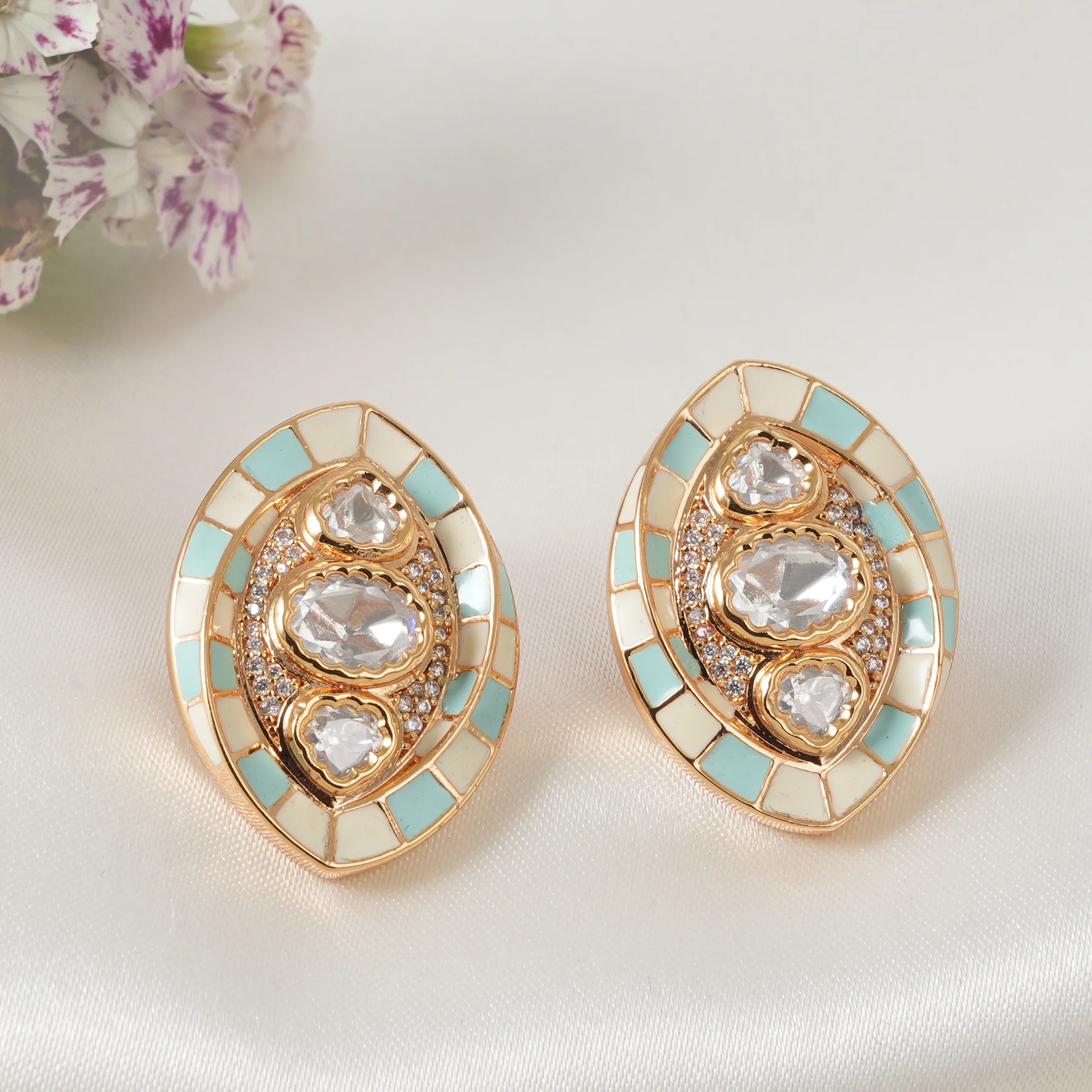 Stunning kundan enamel studs - Image 8