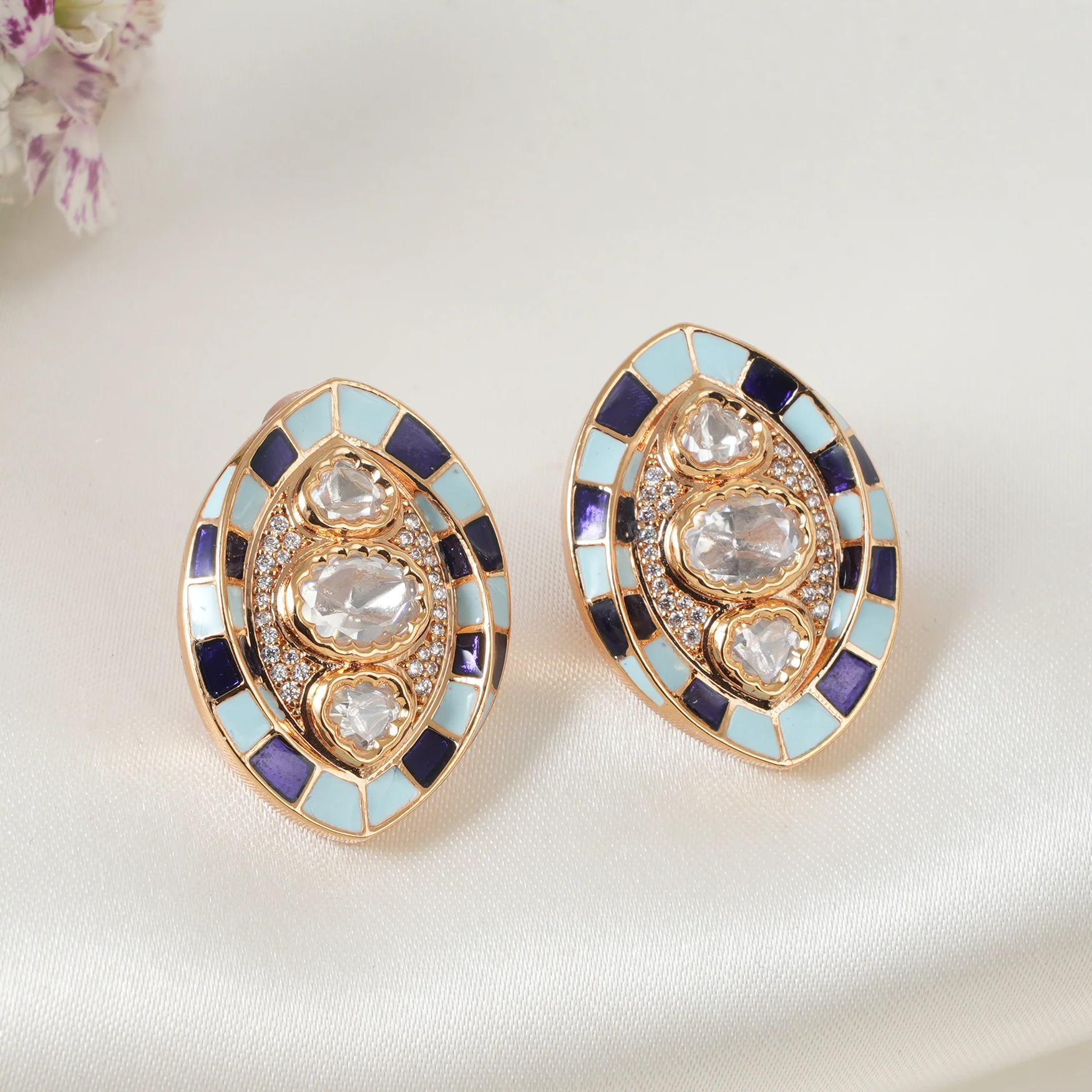 Stunning kundan enamel studs - Image 9